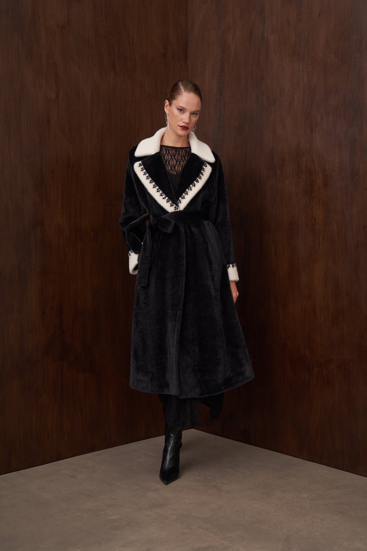 Garnili Elişi Detaylı Angora Kaban - siyah