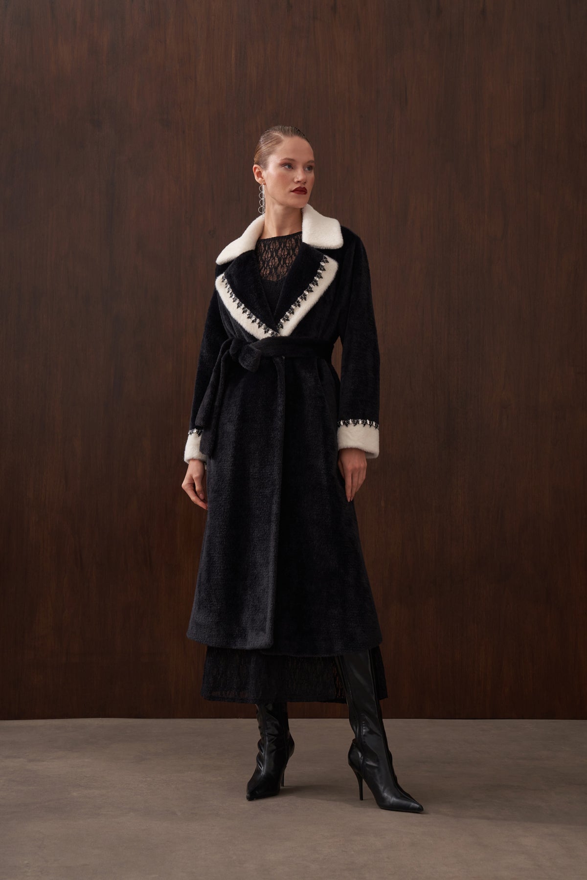 Garnili Elişi Detaylı Angora Kaban - siyah