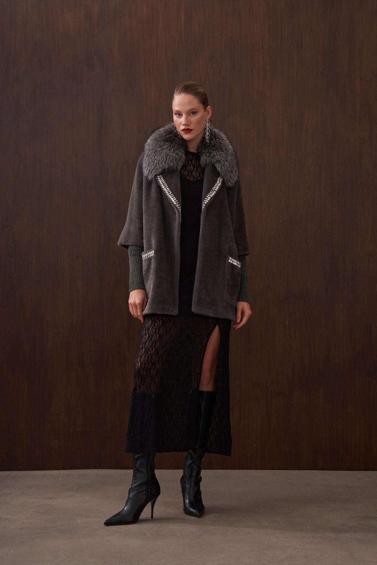 Kürklü Elişi Detaylı Angora Kaban