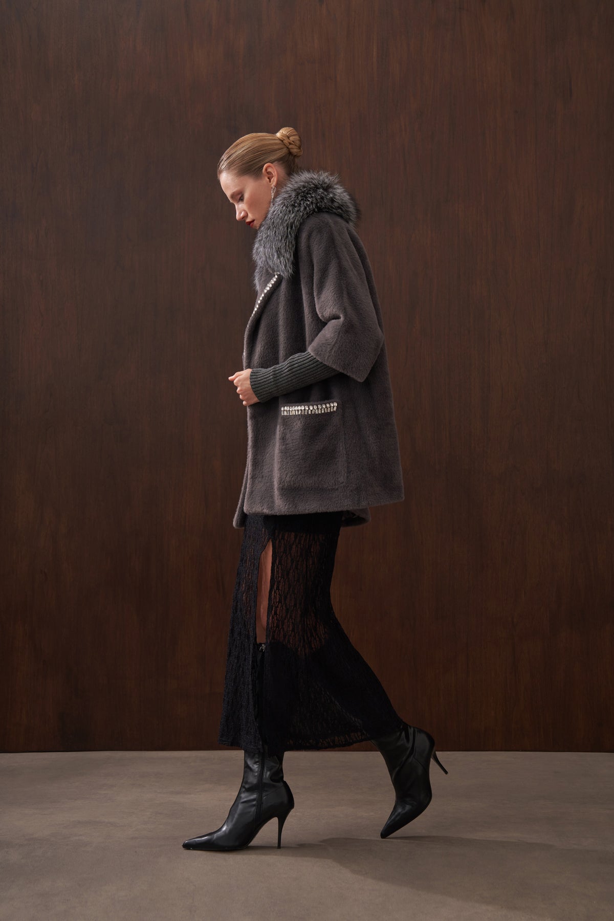 Kürklü Elişi Detaylı Angora Kaban