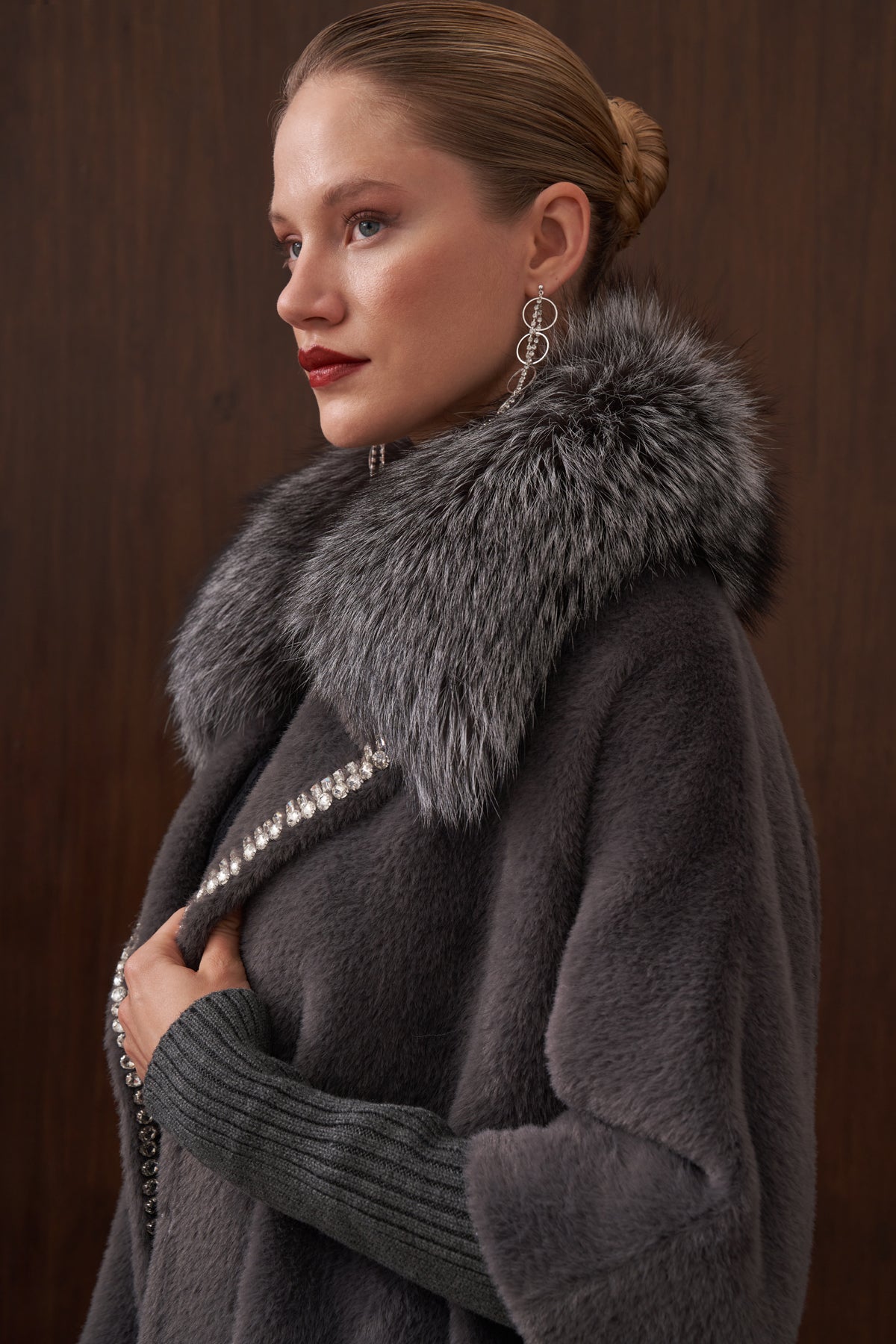 Kürklü Elişi Detaylı Angora Kaban