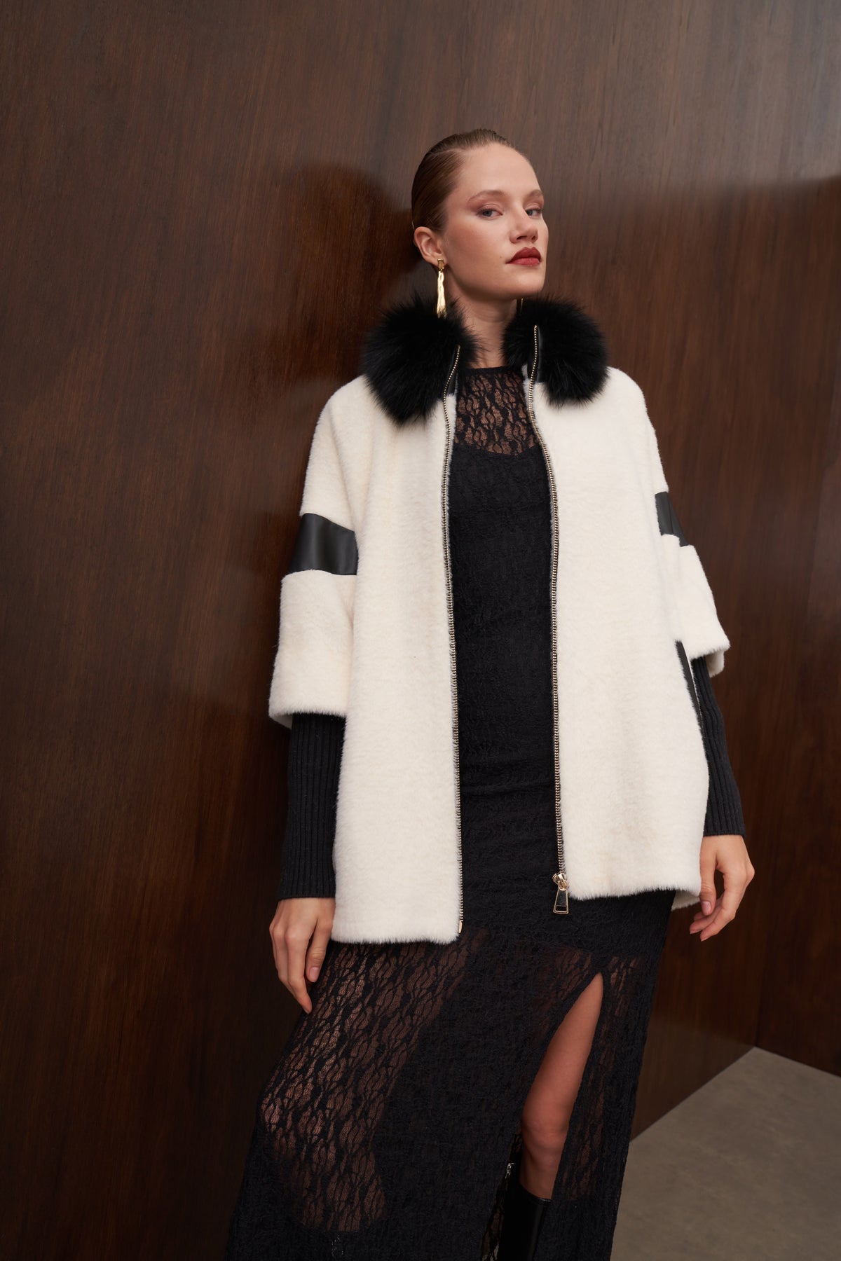 Triko Detaylı Hakim Yaka Kürklü Angora Kaban - ekru