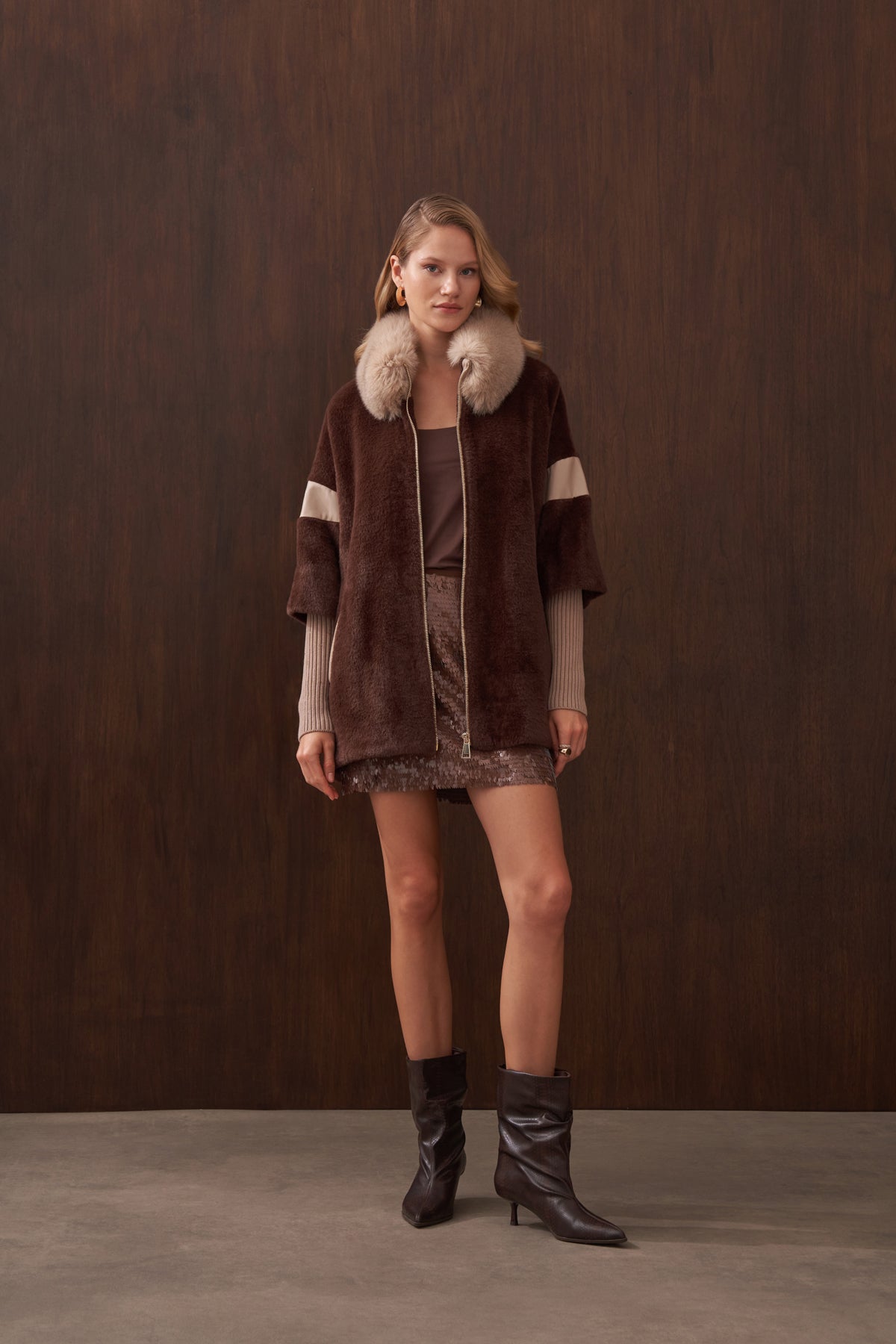 Triko Detaylı Hakim Yaka Kürklü Angora Kaban - kahve
