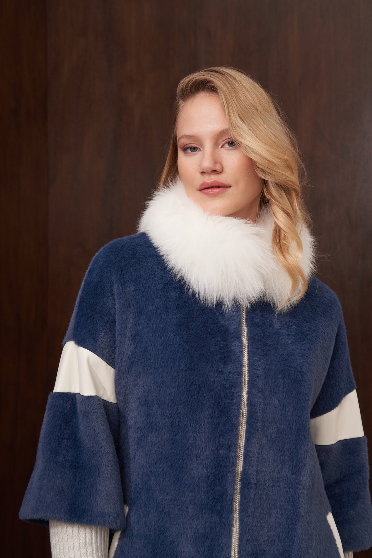 Triko Detaylı Hakim Yaka Kürklü Angora Kaban - indigo