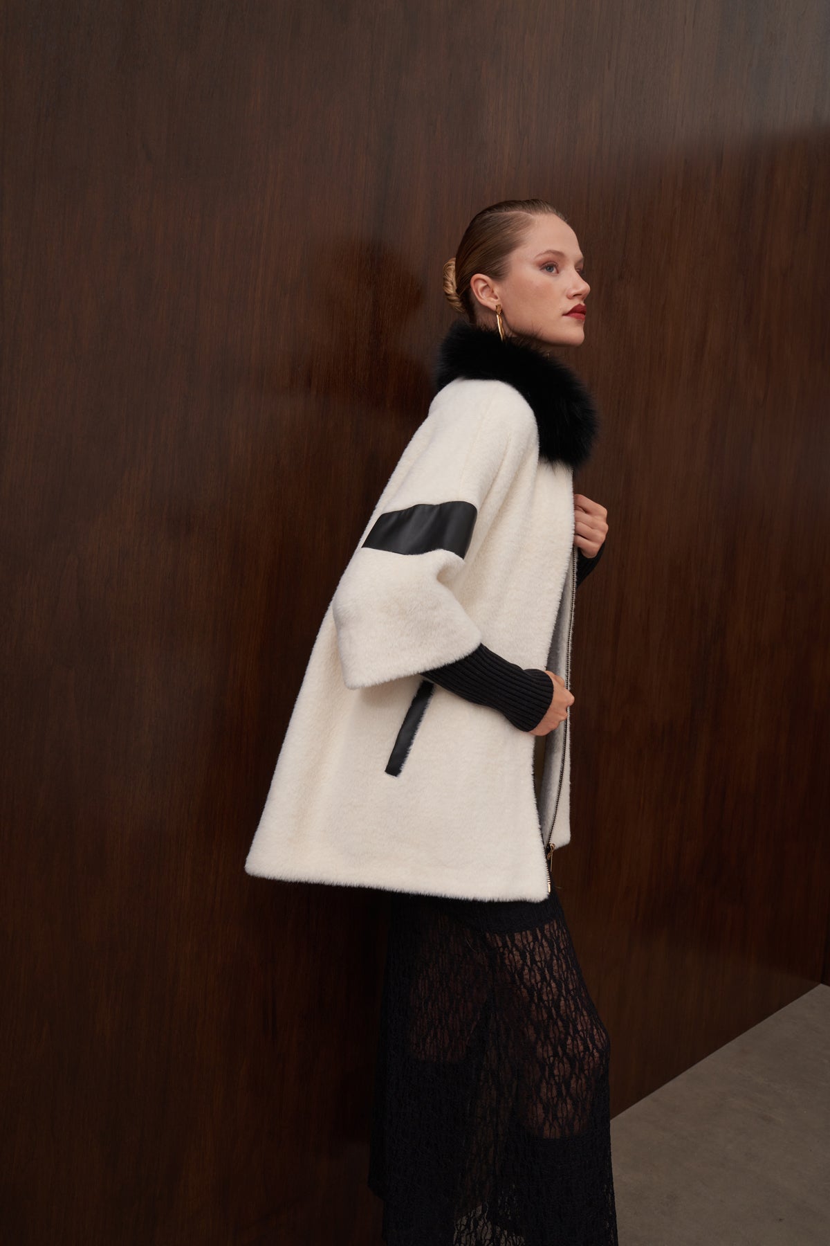 Triko Detaylı Hakim Yaka Kürklü Angora Kaban - ekru