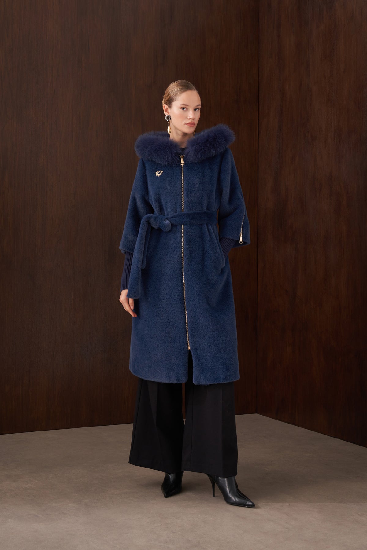 Kolları Triko Detaylı Kapüşonu Kürklü Angora Kaban - indigo