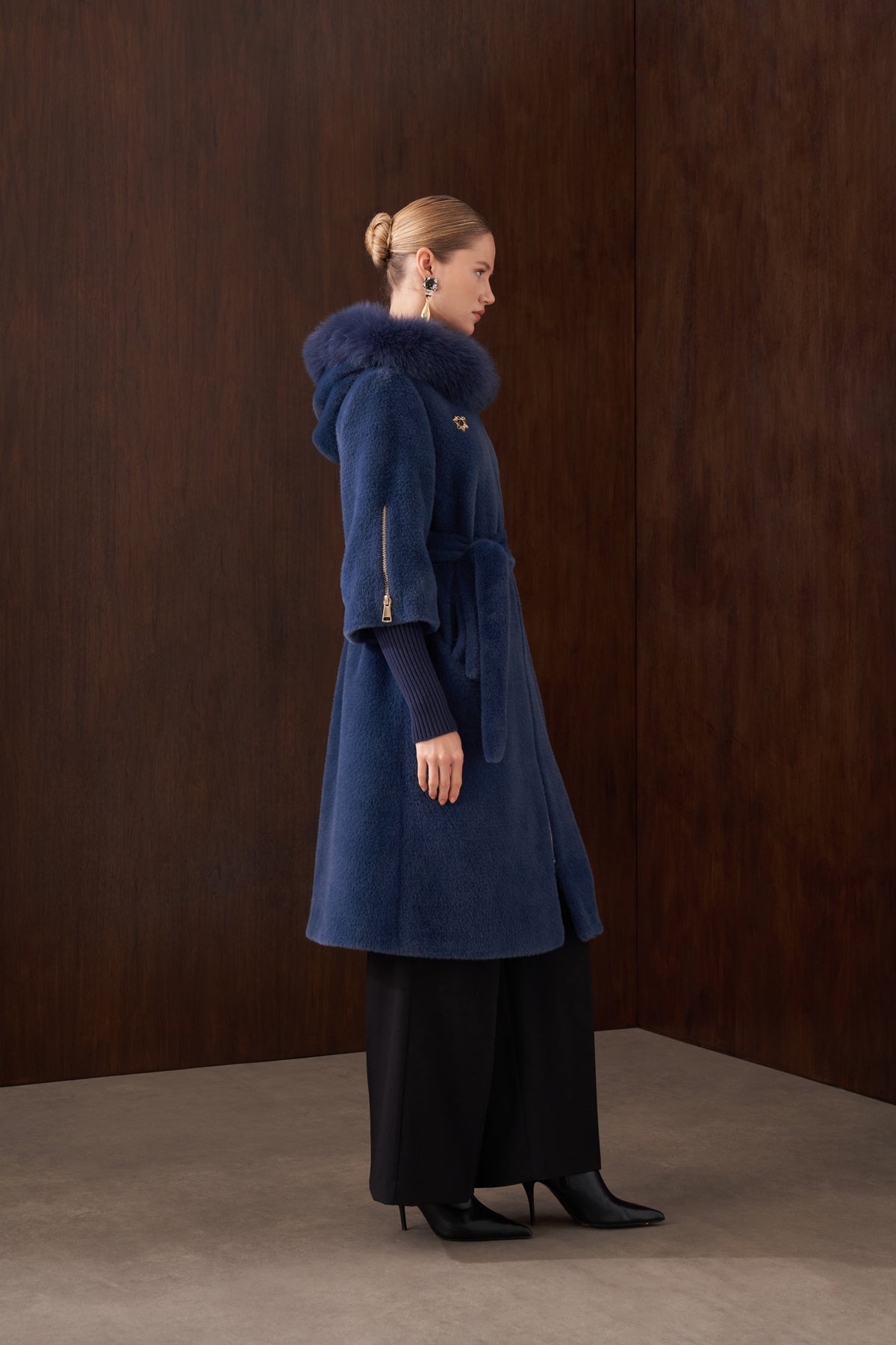 Kolları Triko Detaylı Kapüşonu Kürklü Angora Kaban - indigo