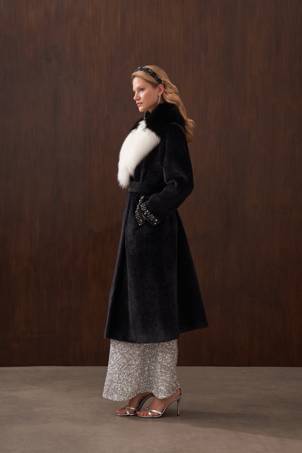 Çift Renk Kürklü Elişi Detaylı Angora Kaban - siyah