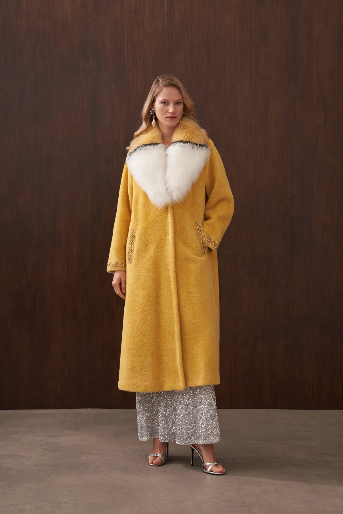 Çift Renk Kürklü Elişi Detaylı Angora Kaban - sarı