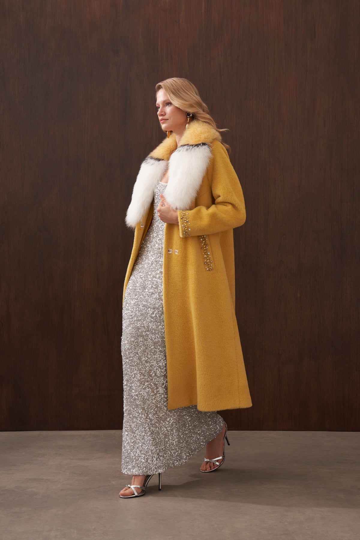 Çift Renk Kürklü Elişi Detaylı Angora Kaban - sarı