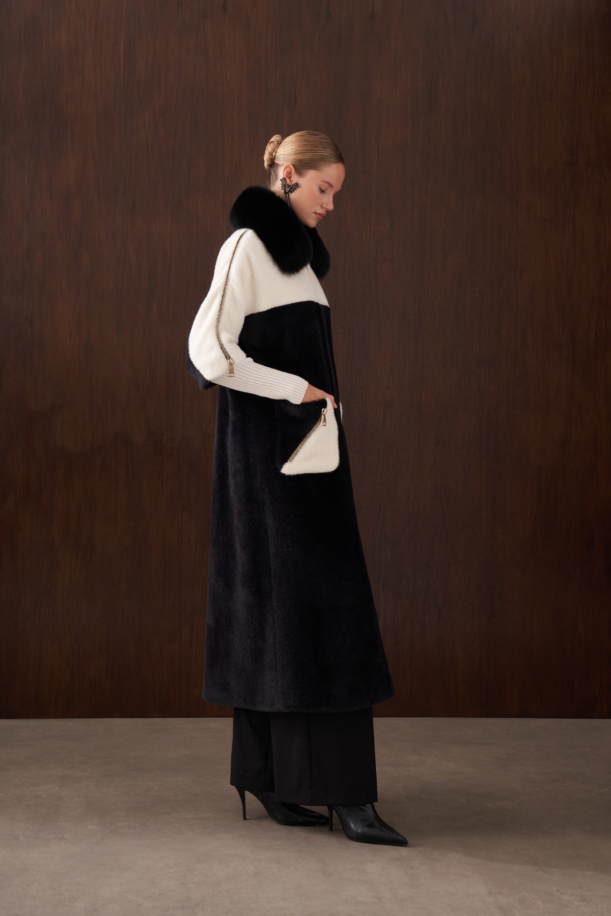 Hakim Yaka Kürk Detaylı Fermuarlı Angora Kaban - siyah