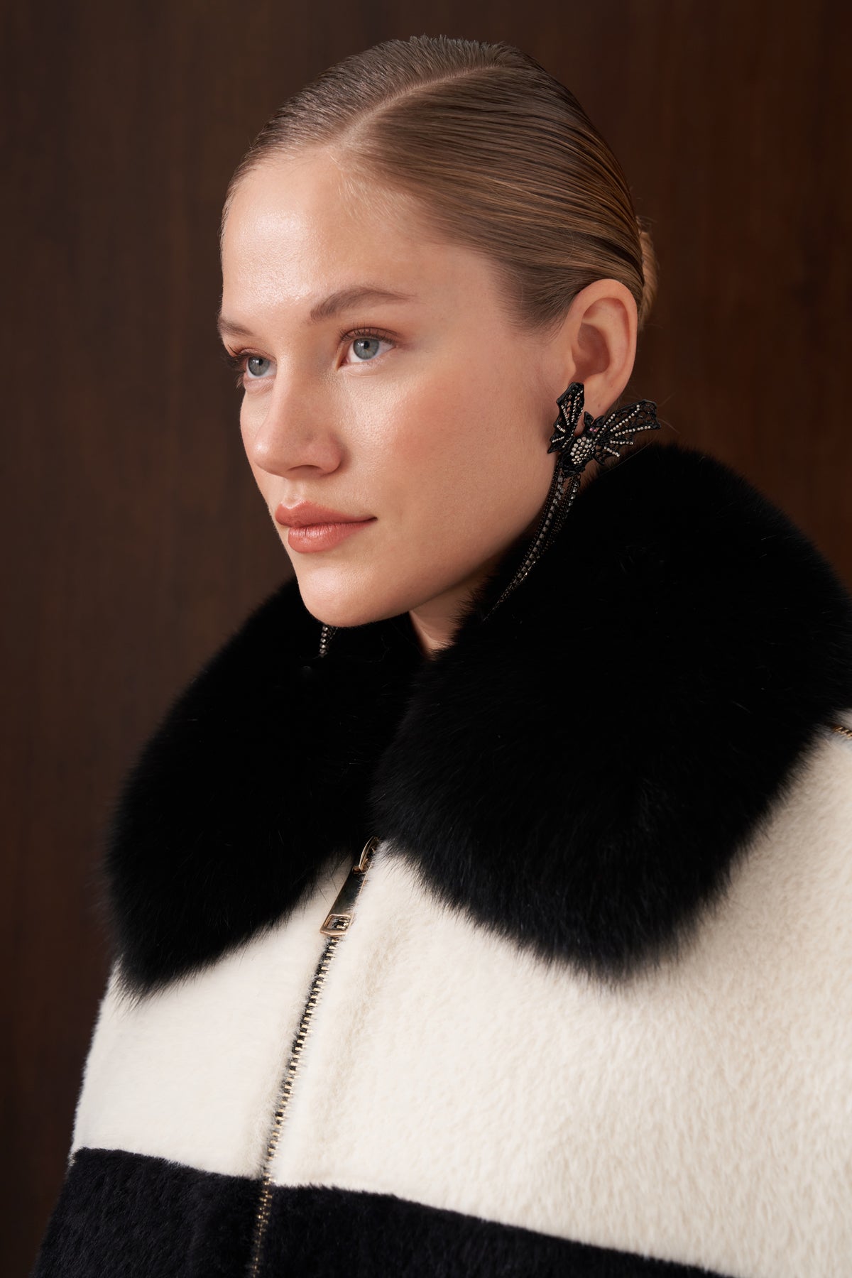 Hakim Yaka Kürk Detaylı Fermuarlı Angora Kaban - siyah