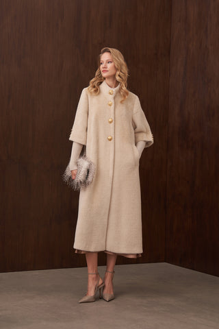 Hakim Yaka Triko ve Düğme Detaylı Angora Kaban - açık bej