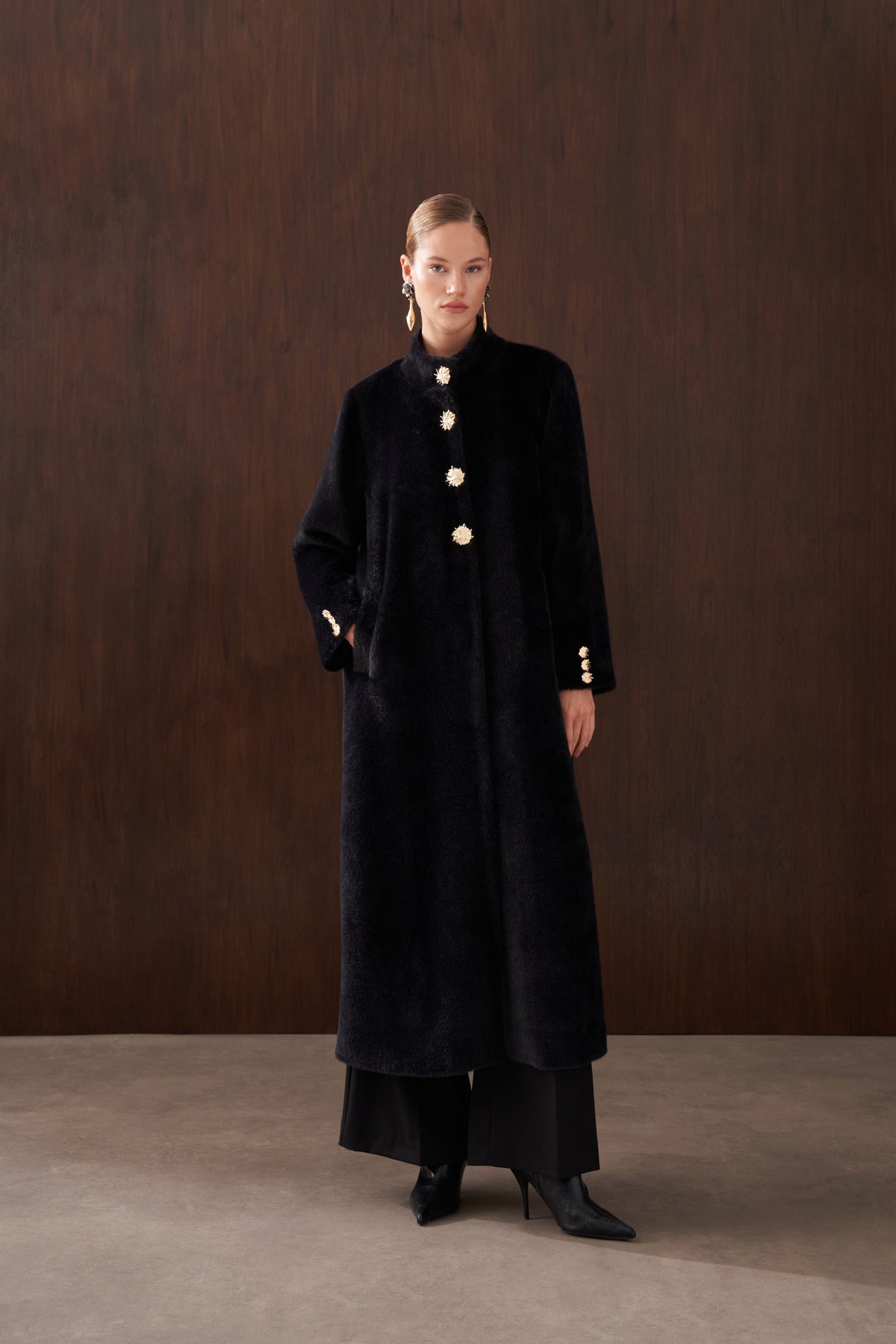 Önü Düğme Detaylı Angora Kaban - siyah