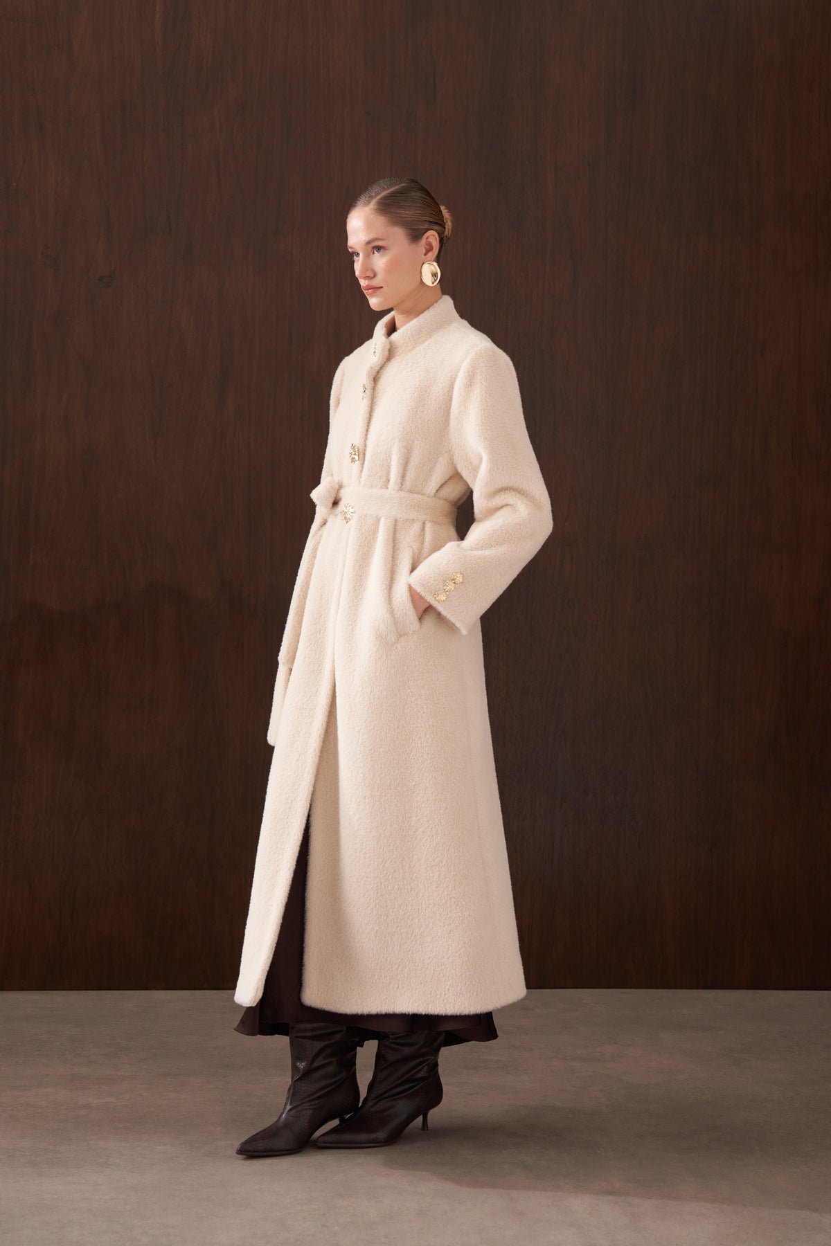 Önü Düğme Detaylı Angora Kaban - açık bej