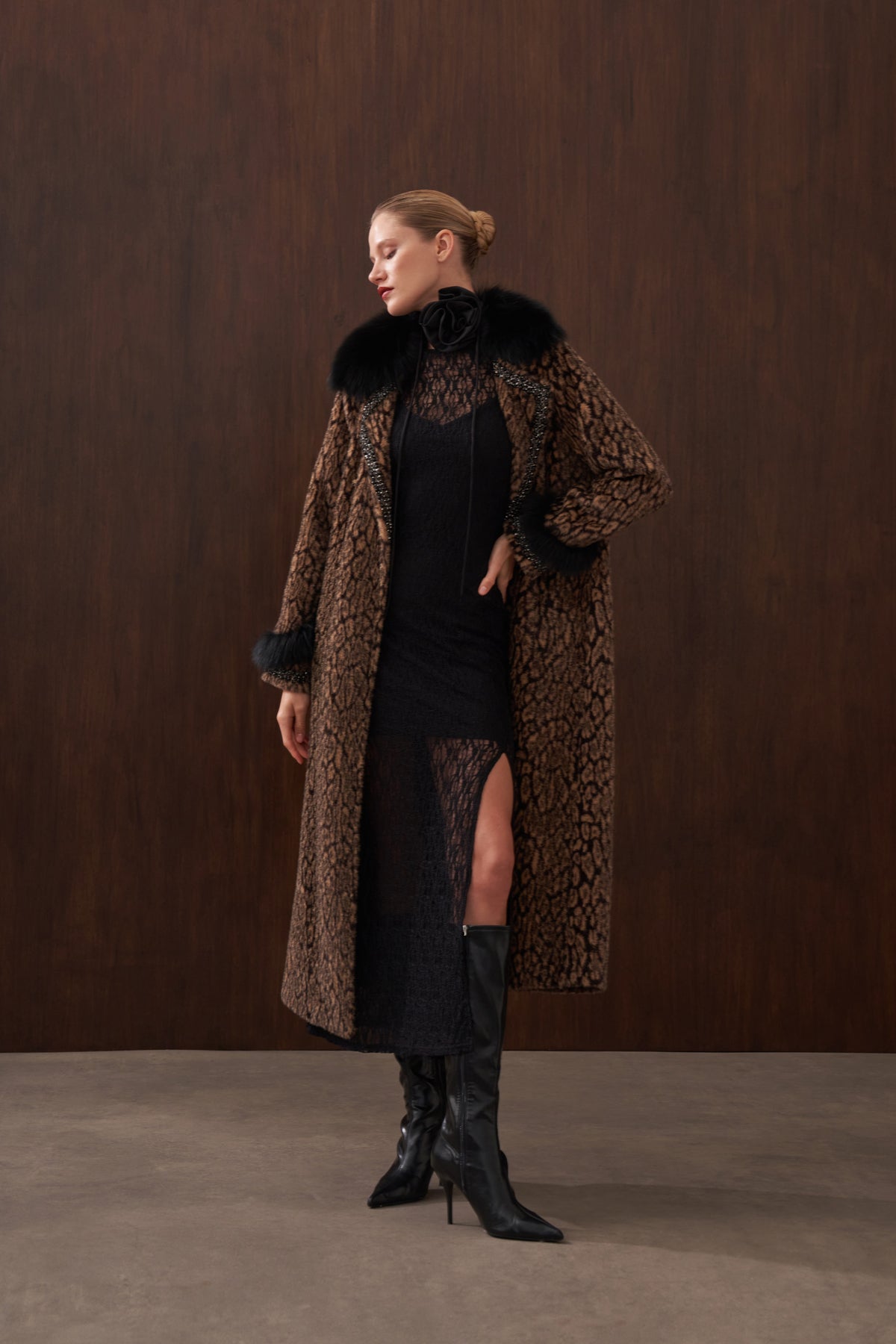 Kürk ve Elişi Detaylı Angora Leopar Kaban