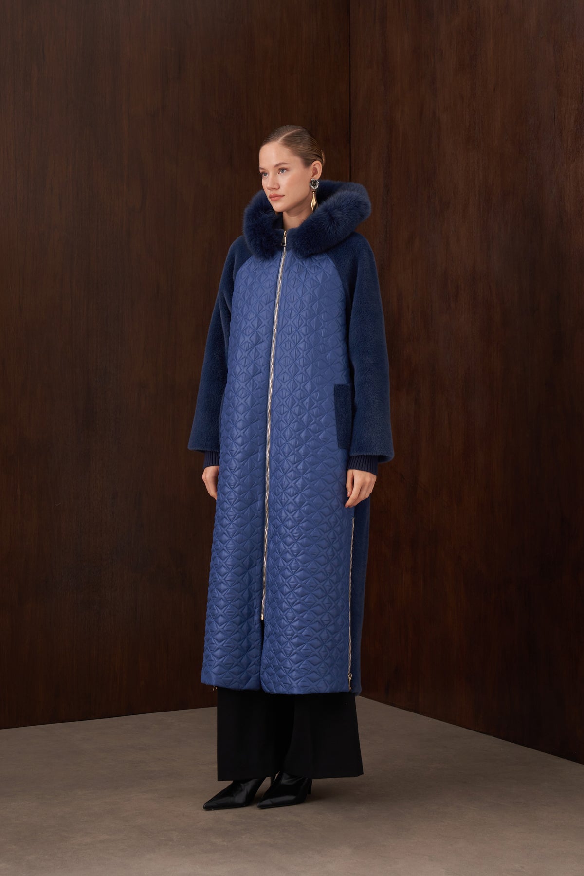 Elmas Desen Kapitone Detaylı Kürklü Angora Kaban - indigo