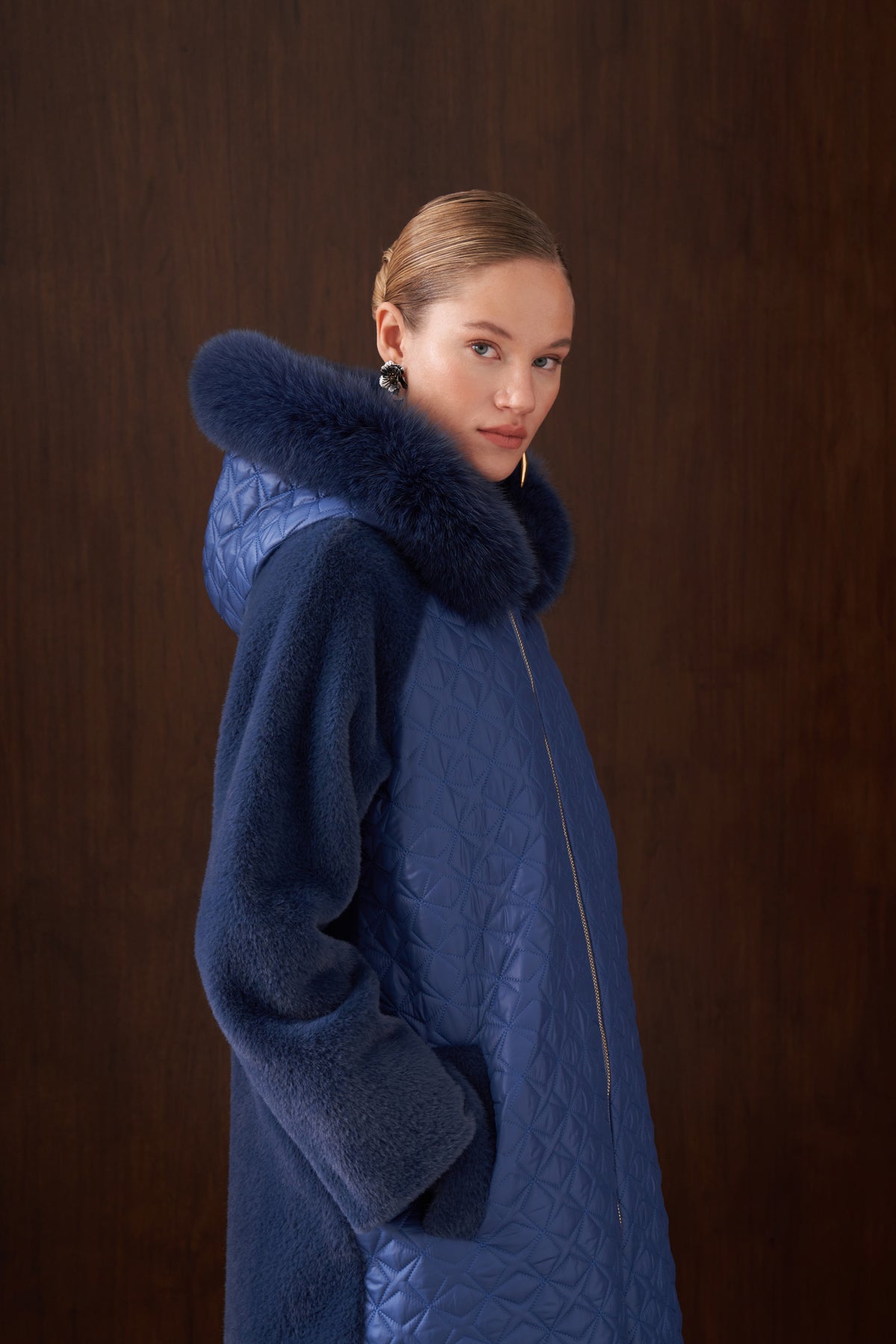 Elmas Desen Kapitone Detaylı Kürklü Angora Kaban - indigo