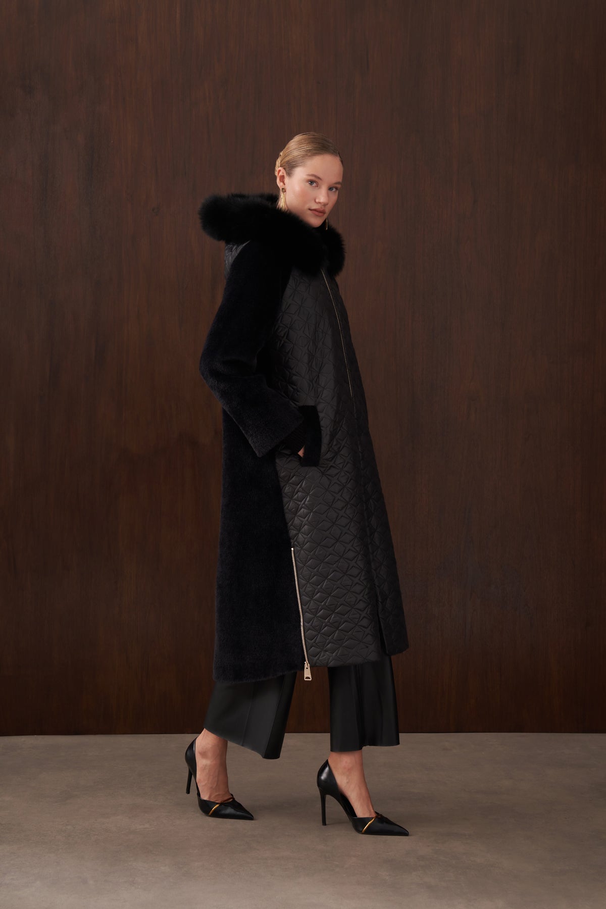 Elmas Desen Kapitone Detaylı Kürklü Angora Kaban - siyah