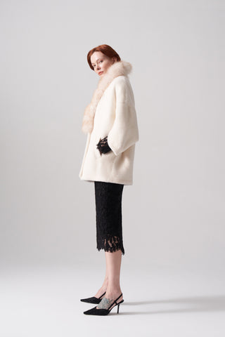 Kürk ve Düğme Detaylı Angora Kaban - ekru