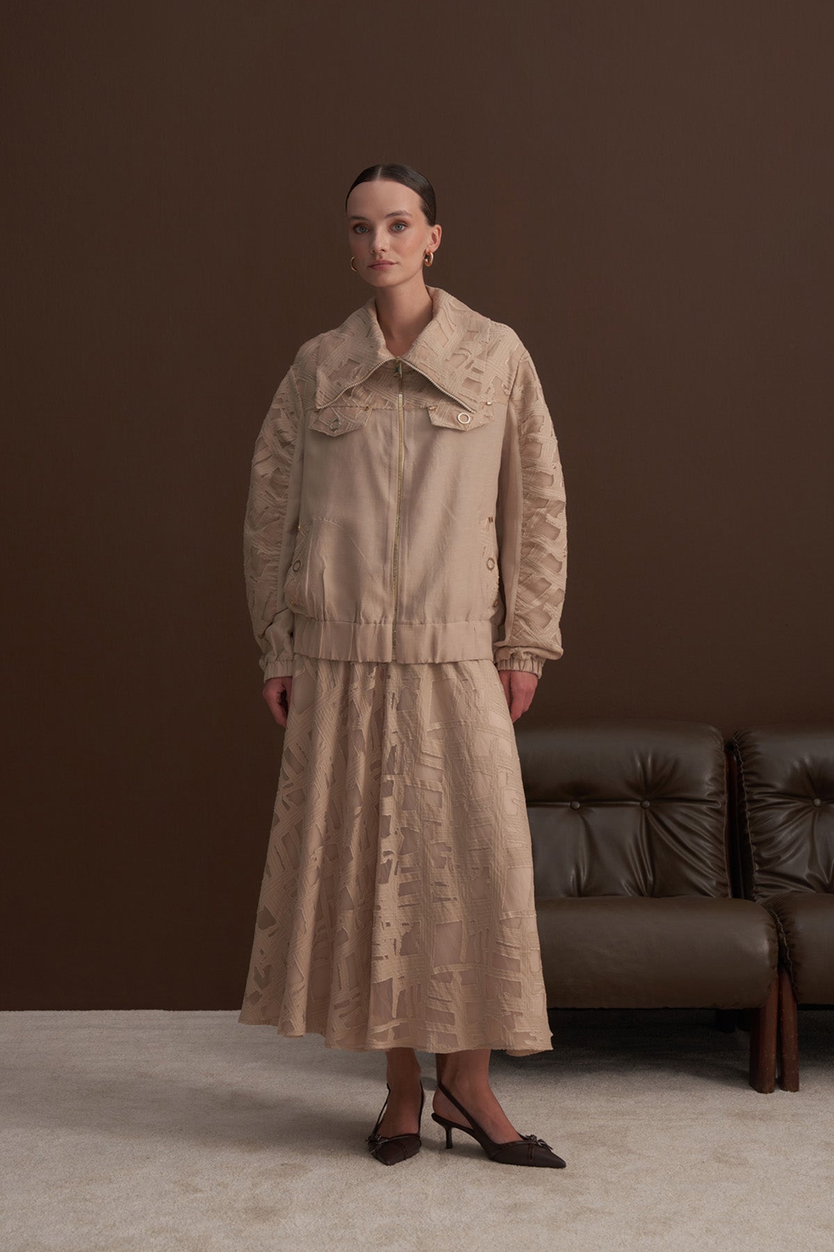 Kol Lastikli Ön Nakış Detaylı Ceket ve  Etekli Takım - Bej