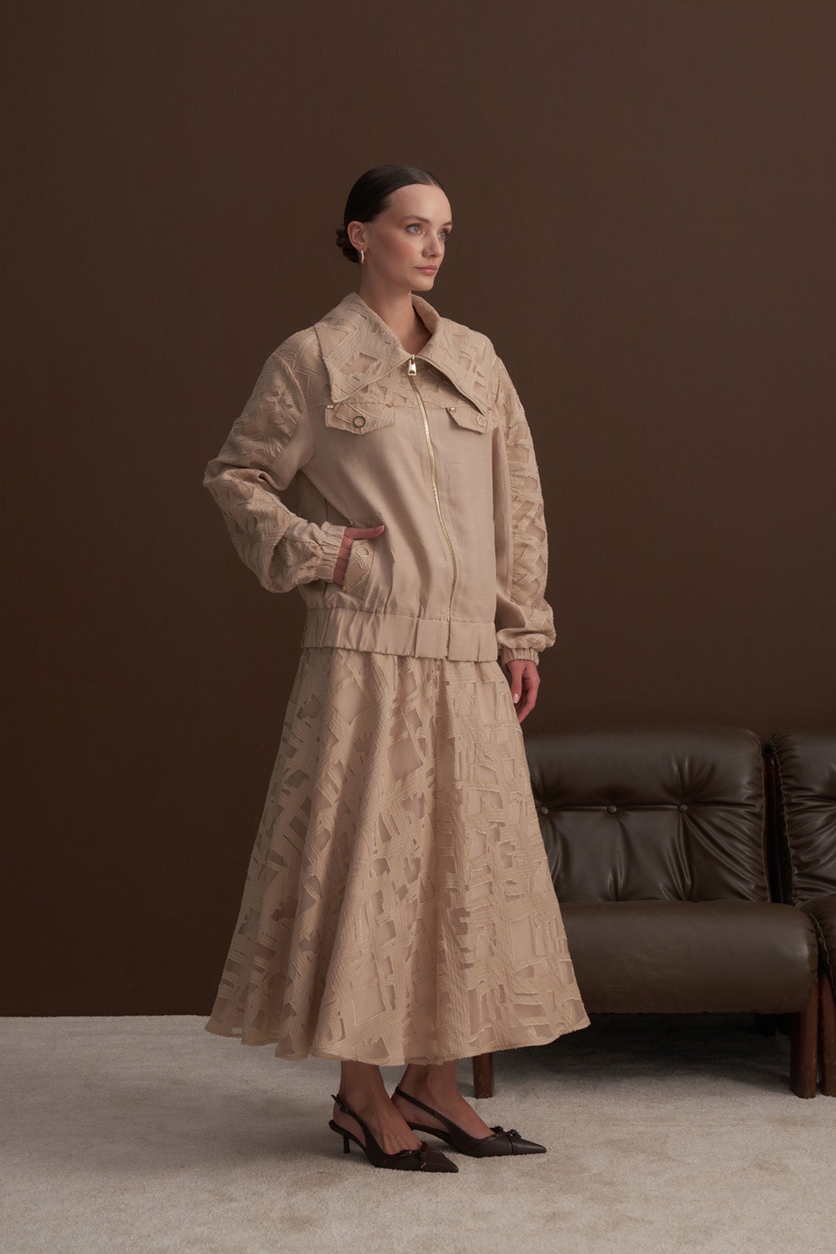 Kol Lastikli Ön Nakış Detaylı Ceket ve  Etekli Takım - Bej