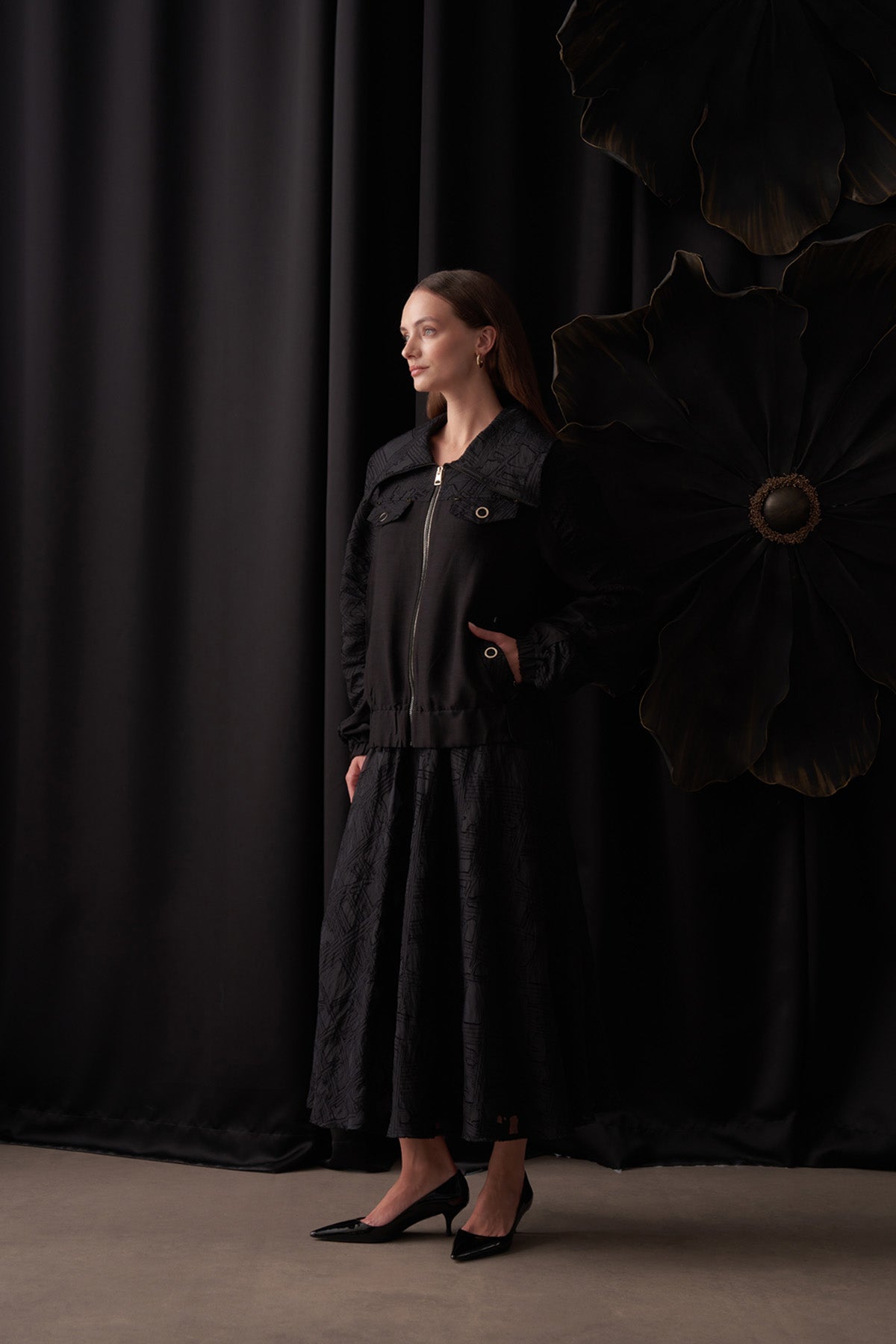 Kol Lastikli Ön Nakış Detaylı Ceket ve  Etekli Takım - Siyah