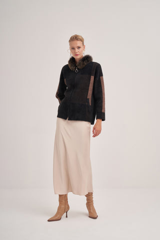 معطف قصير محبوك بنقوش مزين بالفرو 