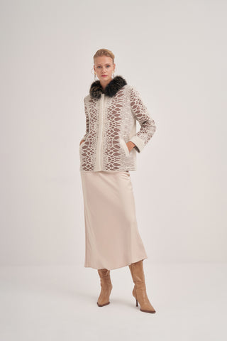 معطف قصير محبوك بنقوش مزين بالفرو 