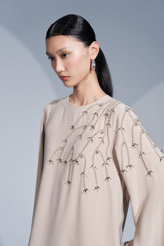 Kol Ucu ve Omuz Kısmında Taş İşlemeli Elbise - bej