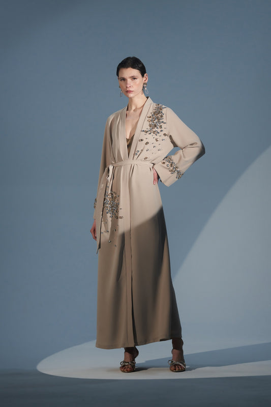 Kollarda ve Ön Kısımlarda Taş İşlemeli Abaya - bej