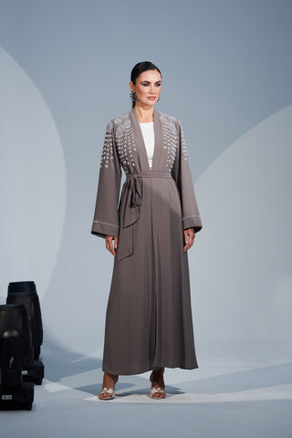 Omuzdan Aşağı Özel Desenlerle İşlenmiş Taş Detaylı Abaya - vizon