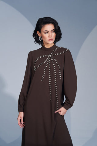 Omuzdan Kurdele Desenli El İşi Taş Detaylı Elbise - kahve