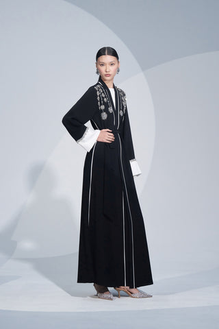 Biye Detaylı Kol ve Omuz El İşi Taş Detaylı Abaya - siyah beyaz