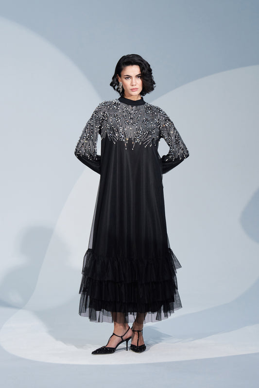 Önü Taş Baskılı Eteği Fırfır Detaylı Elbise - siyah