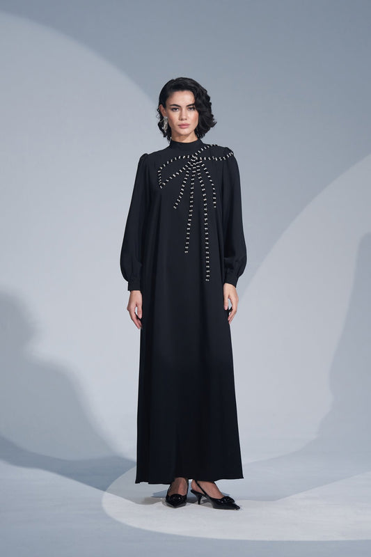 Omuzdan Kurdele Desenli El İşi Taş Detaylı Elbise - siyah