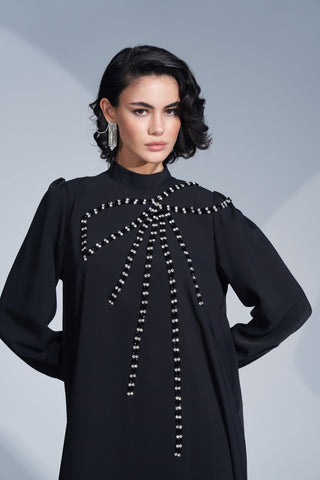 Omuzdan Kurdele Desenli El İşi Taş Detaylı Elbise - siyah