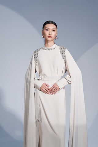 Omuz ve Yaka El İşi Taş İşlemeli Kol Pelerin Detaylı Elbise - bej