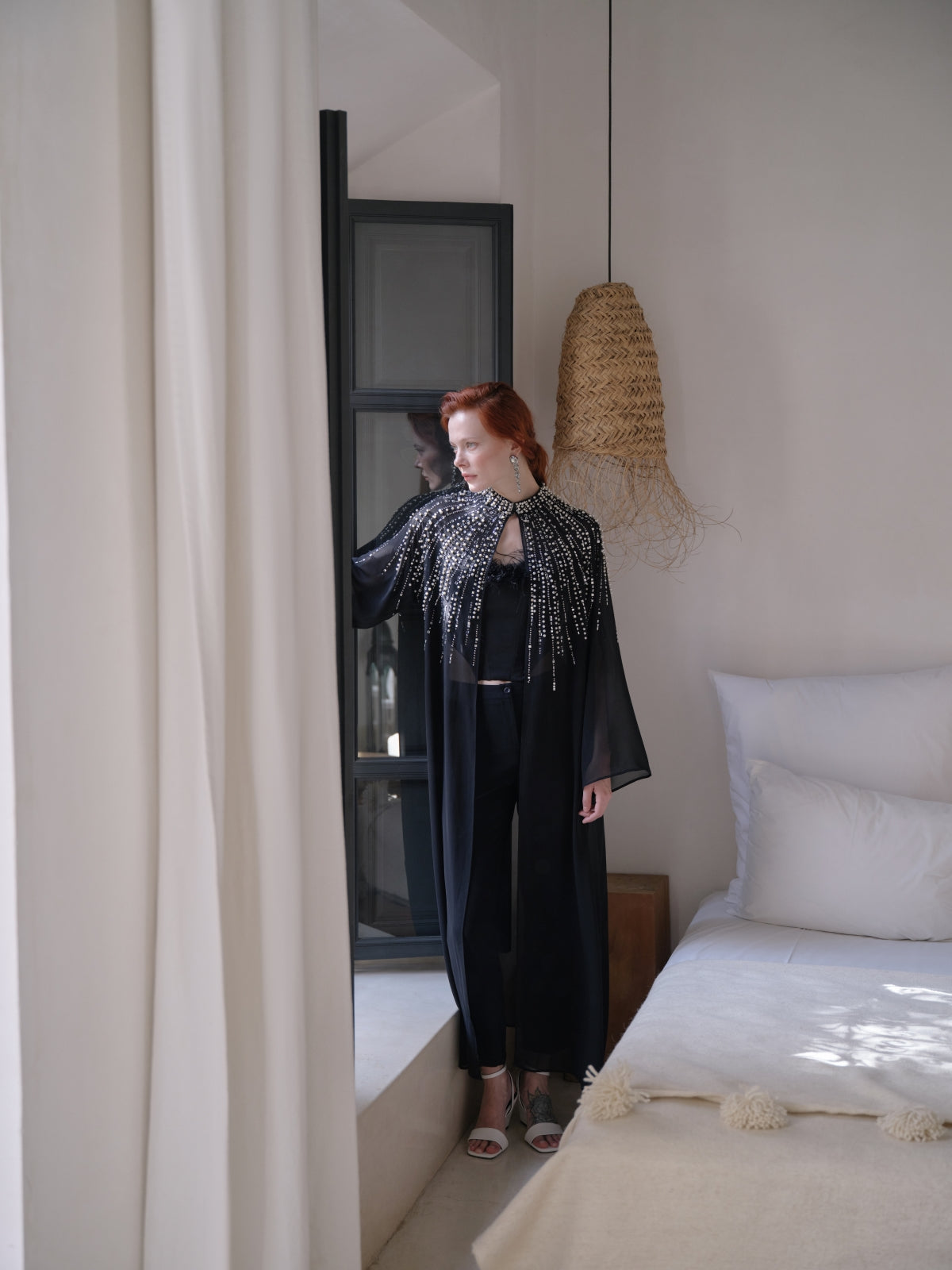 Reglan Kol İnci Çakım Tül Abaya - siyah