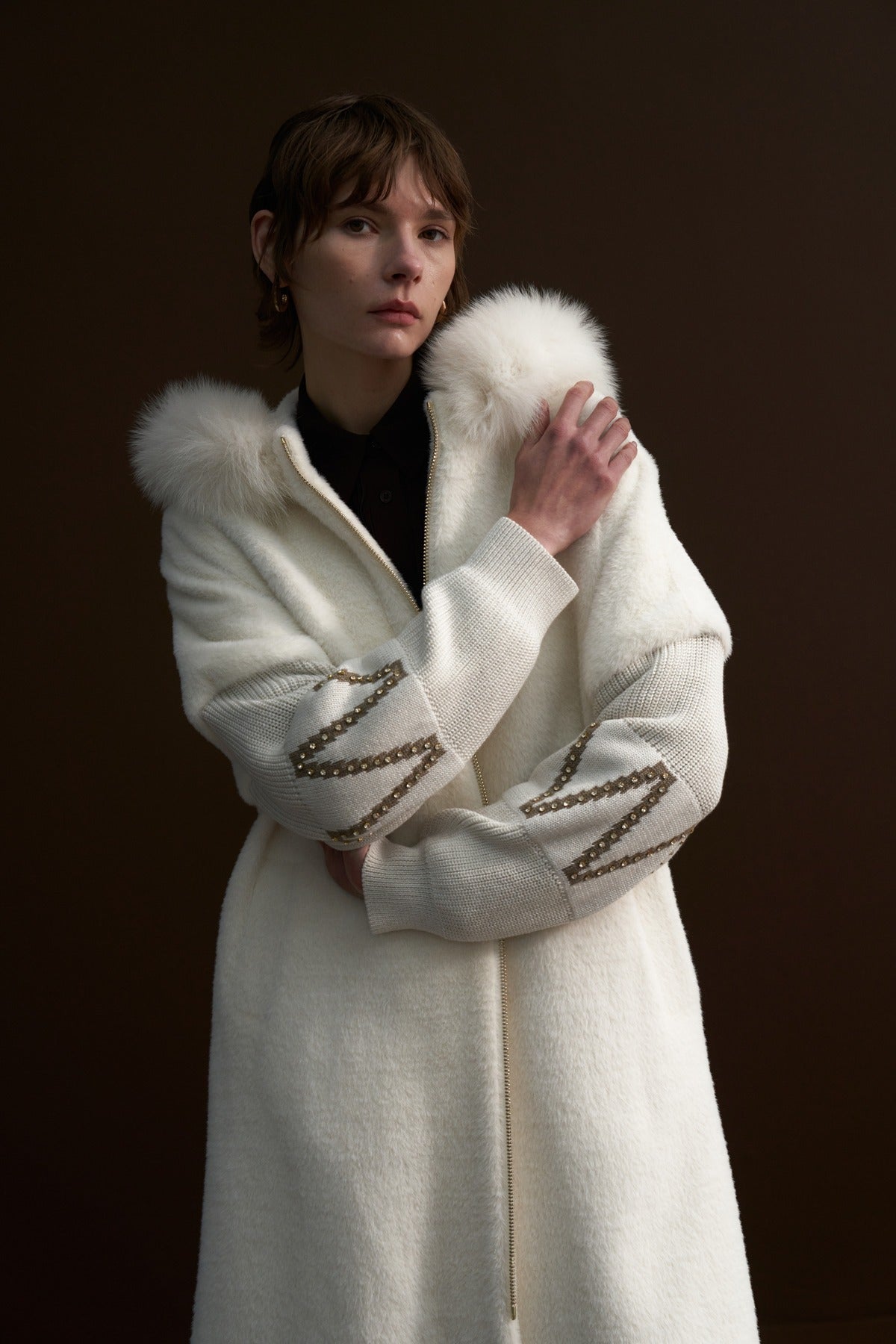 Kolları Desenli Triko Kapüşon Kürk Detaylı Fermuarlı Kaban - ekru