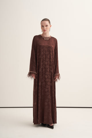 Elişi ve Tüy Detaylı İpek Jakar Elbise - kahve