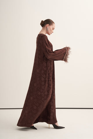 Elişi ve Tüy Detaylı İpek Jakar Elbise - kahve