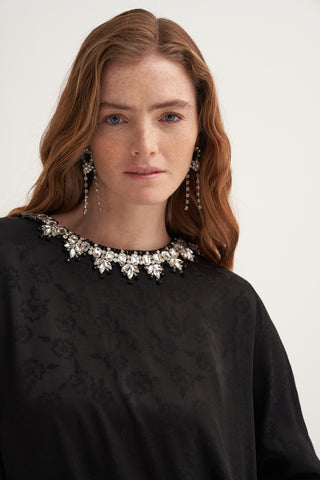 Yakası Taş İşlemeli Çiçek Desen Kumaşlı Elbise - siyah