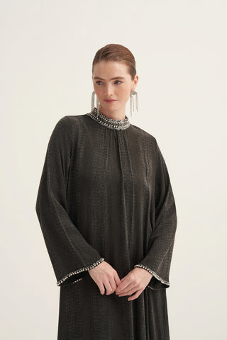 Kolları ve Yakası Elişi Detaylı Zarif Elbise - füme