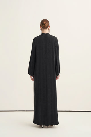 Kolları ve Yakası Elişi Detaylı Zarif Elbise - siyah