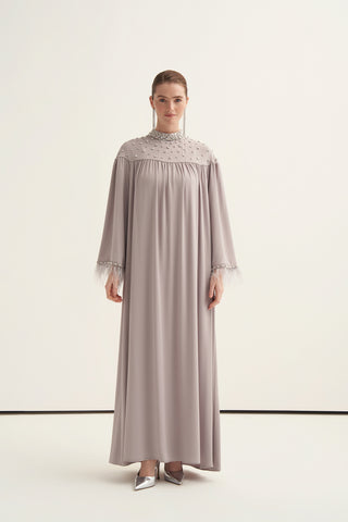 Tüy ve Şifon Detaylı Elişi Elbise - taş