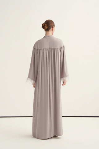 Tüy ve Şifon Detaylı Elişi Elbise - taş