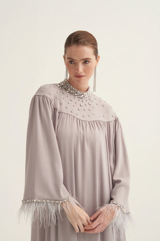 Tüy ve Şifon Detaylı Elişi Elbise - taş