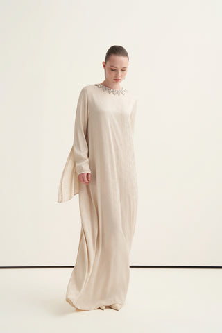 Yakası Taş İşlemeli Çiçek Desen Kumaşlı Elbise - bej