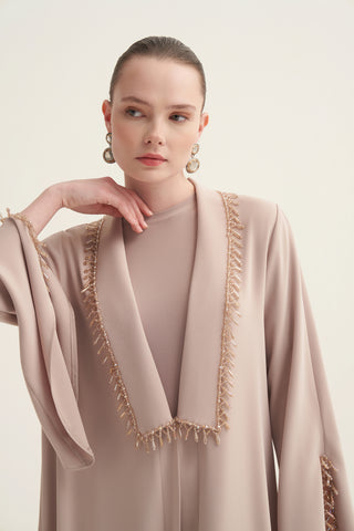 Yaka Patları Boncuk İşleme Detaylı Abaya - bej